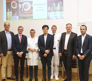 Bei der Expertentagung zum Thema Bluterkrankungen im Diakonie Klinikum in Siegen referierten (von links) Prof. Dr. Alexander Kiani (Klinikum Bayreuth), Prof. Dr. Peter Reimer (Ev. Kliniken Essen-Mitte), Prof. Dr. Ralph Naumann (Diakonie Klinikum Siegen), Dr. Moritz Fürstenau (Uniklinik Köln), Dr. Martin Klump (Diakonie Klinikum Siegen), PD Dr. Ralf Georg Meyer (St.-Johannes-Hospital Dortmund), Prof. Dr. Thomas Schroeder (Uniklinik Essen) sowie Prof. Dr. Andreas Burchert (Uniklinik Gießen/Marburg, nicht im Bild). 